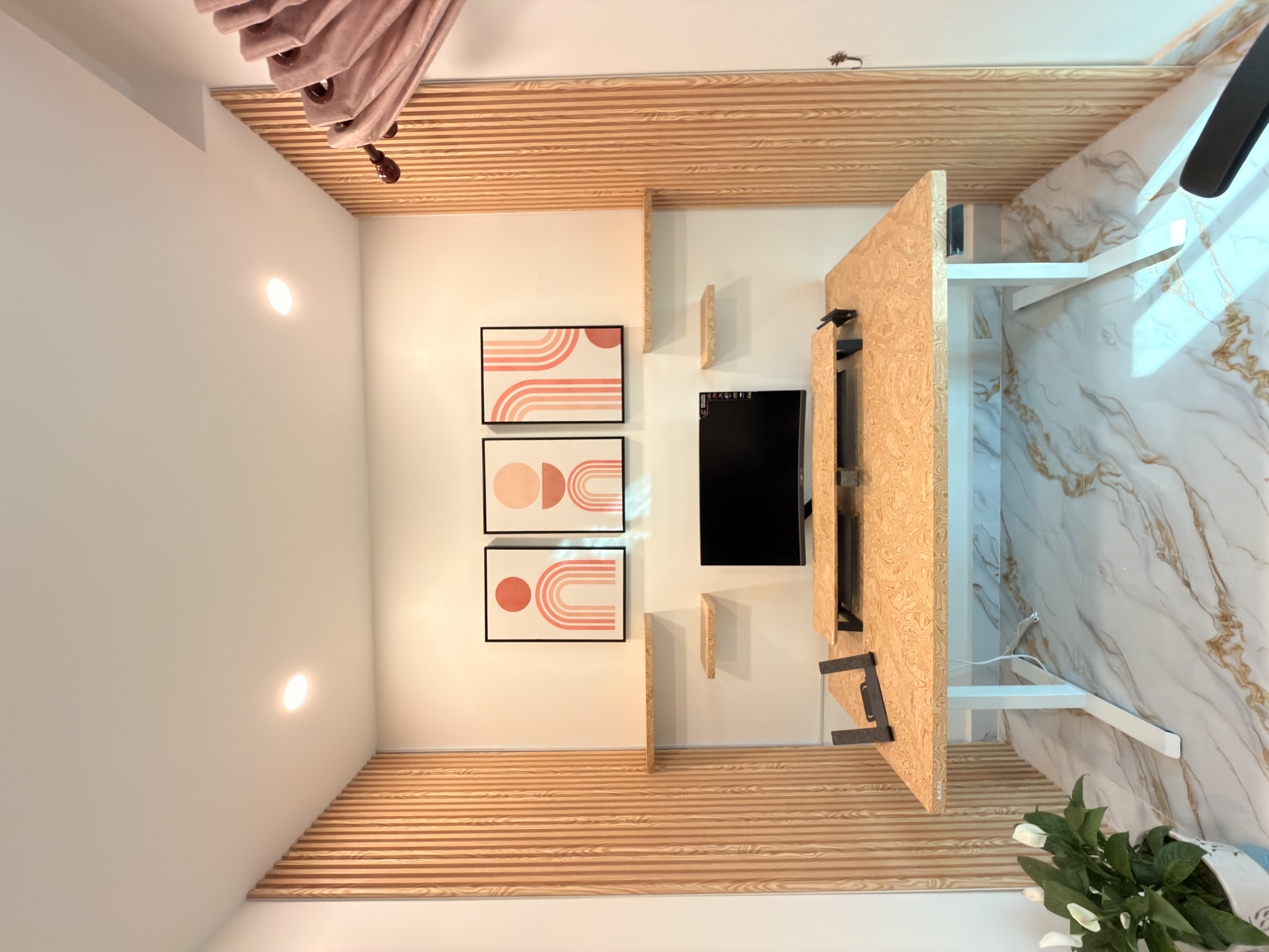Minimalists Set Up from Customers